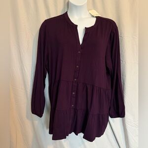 Wonderly Plus Size Tiered Tunic. Purple. Size 4X. V neck w/Buttons. Long sleeve